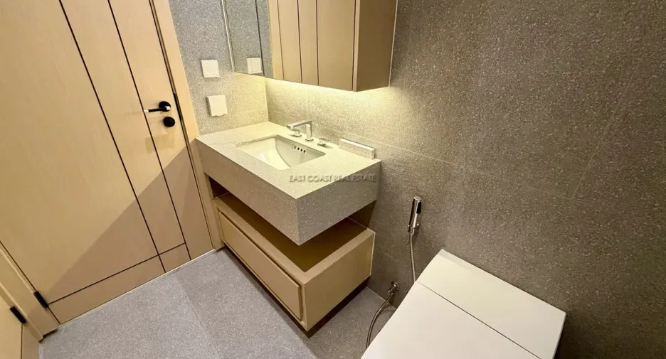 For rent and for sale 1 bed condo in Bang Lamung, Chonburi
