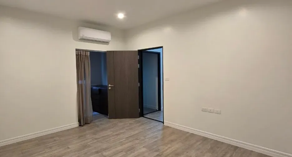 À vendre et à louer 3 chambres maison de ville à Bang Kruai, Nonthaburi