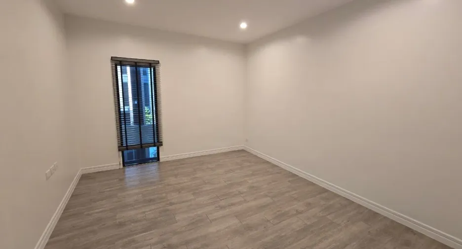 À vendre et à louer 3 chambres maison de ville à Bang Kruai, Nonthaburi