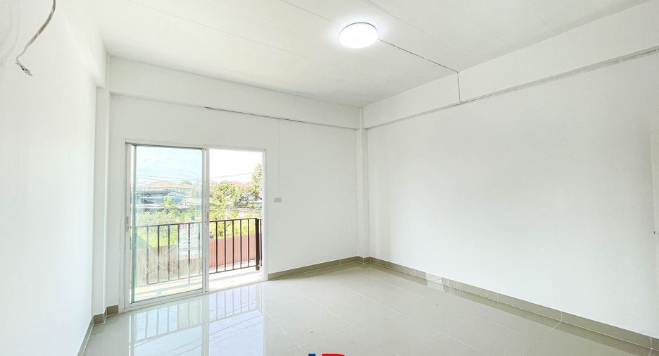 For sale 2 bedrooms retail Space in Sam Phran, Nakhon Pathom