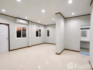 出租 5 卧室 独立屋 在 Mueang Pathum Thani, Pathum Thani