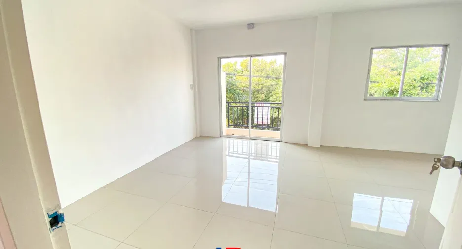 For sale 3 bedrooms townhouse in Sam Phran, Nakhon Pathom