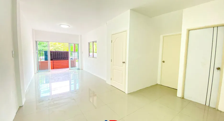For sale 3 bedrooms townhouse in Sam Phran, Nakhon Pathom