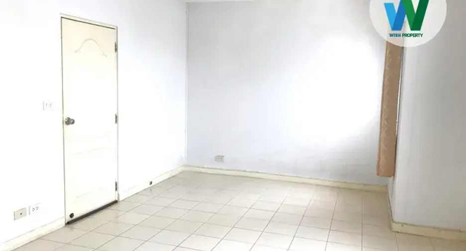For sale 3 bedrooms townhouse in Mueang Pathum Thani, Pathum Thani