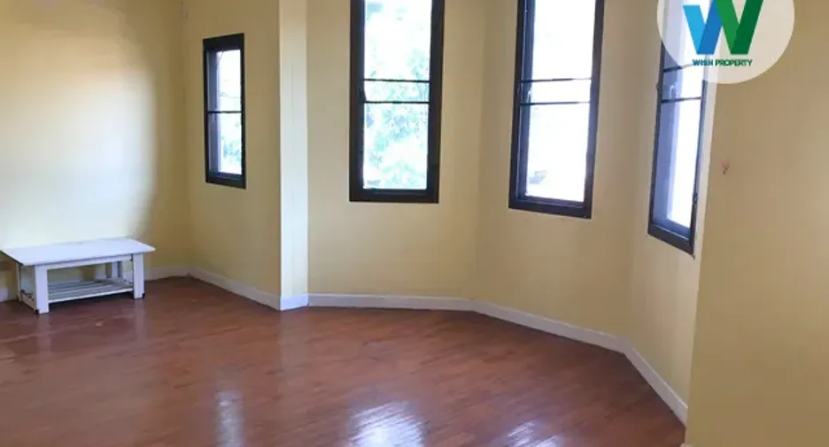 For sale 3 bedrooms townhouse in Mueang Pathum Thani, Pathum Thani