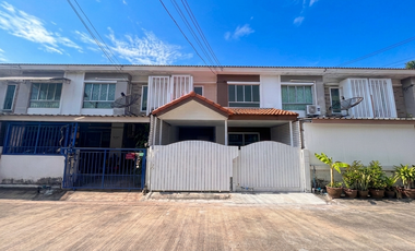 For sale 3 bedrooms townhouse in Sam Phran, Nakhon Pathom