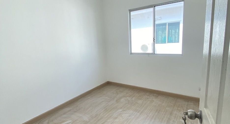 Reihenhaus zum Kauf mit 3 Zimmer in Sam Phran, Nakhon Pathom