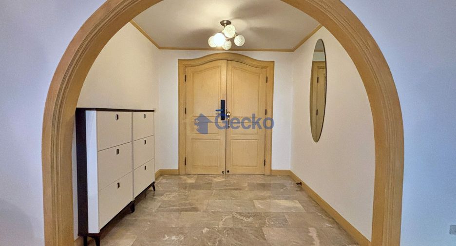 For rent 3 bedrooms condo in North Pattaya, Pattaya