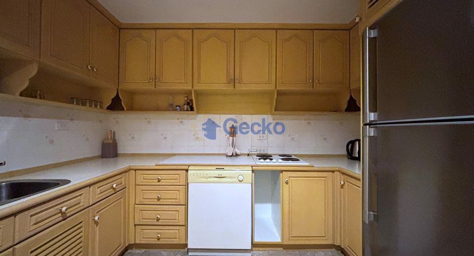 For rent 3 bedrooms condo in North Pattaya, Pattaya