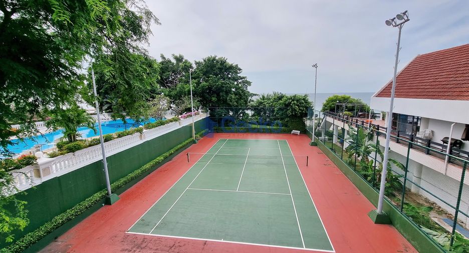 For rent 3 bedrooms condo in North Pattaya, Pattaya