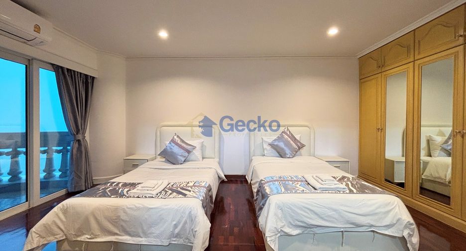 For rent 3 bedrooms condo in North Pattaya, Pattaya