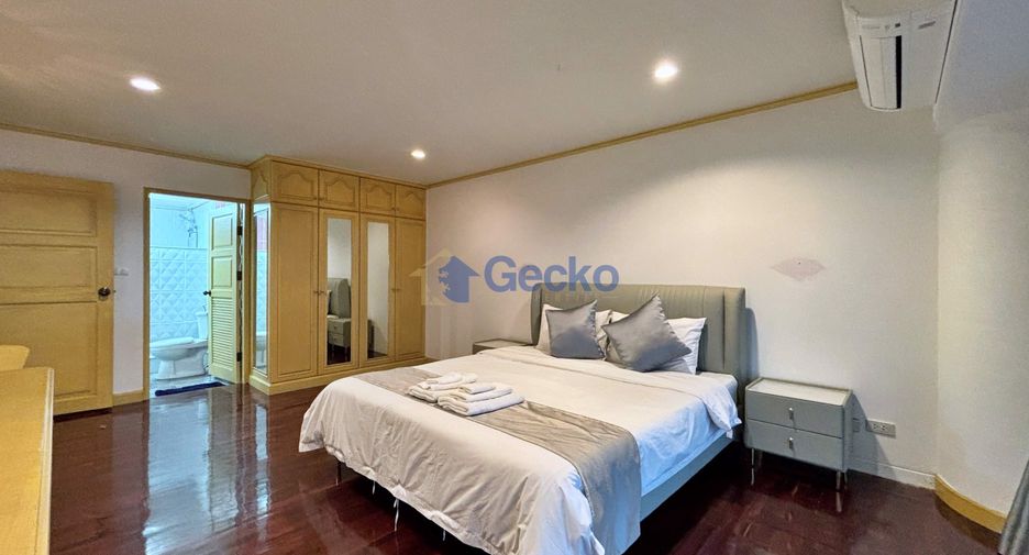 For rent 3 bedrooms condo in North Pattaya, Pattaya