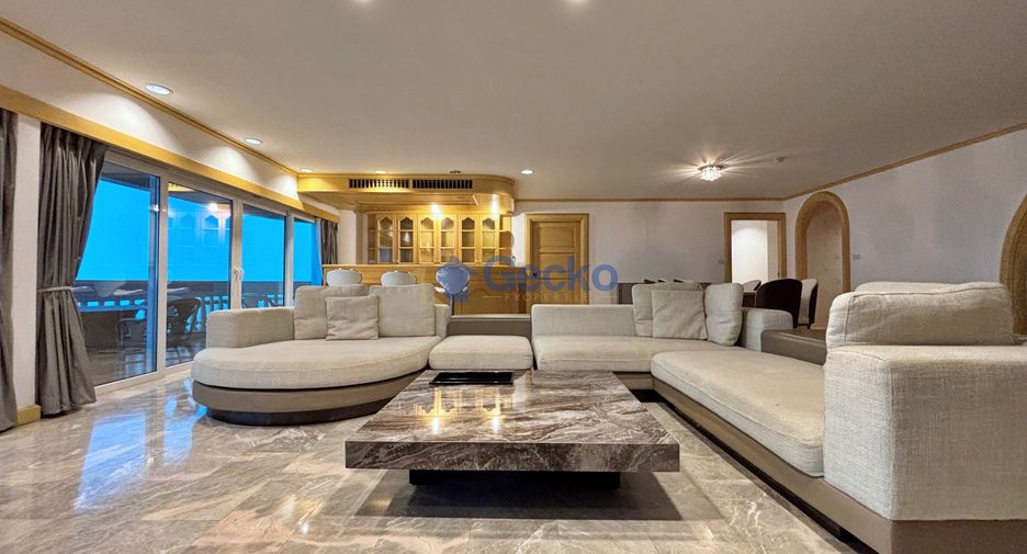 For rent 3 bedrooms condo in North Pattaya, Pattaya