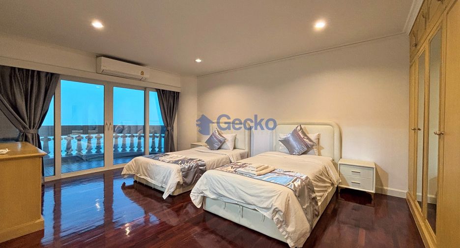 For rent 3 bedrooms condo in North Pattaya, Pattaya