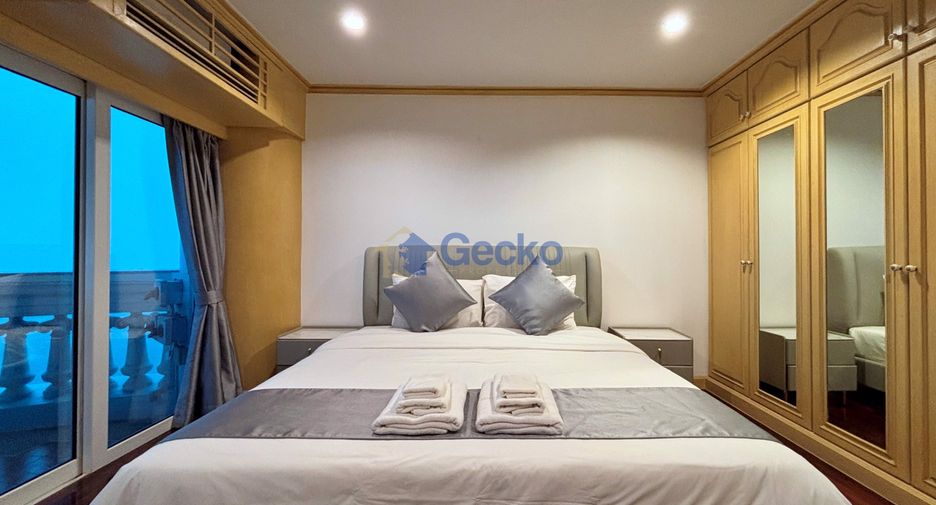 For rent 3 bedrooms condo in North Pattaya, Pattaya