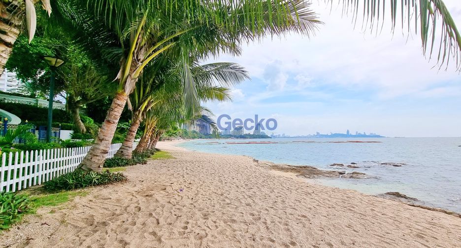 For rent 3 bedrooms condo in North Pattaya, Pattaya