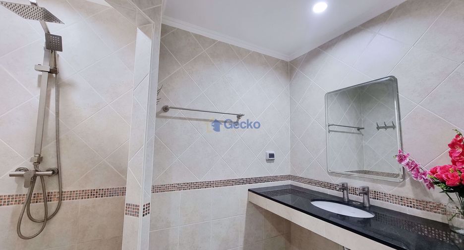 For sale 2 bedrooms condo in Pratumnak, Pattaya