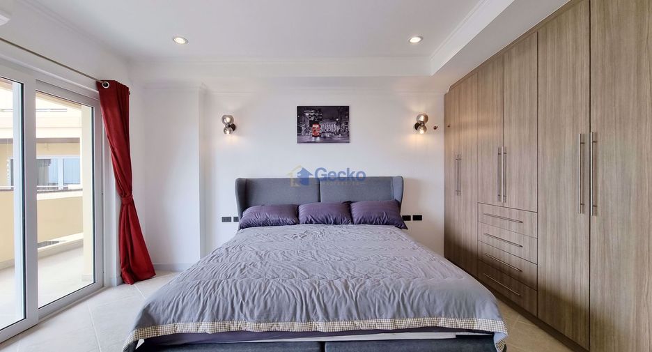 For sale 2 bedrooms condo in Pratumnak, Pattaya