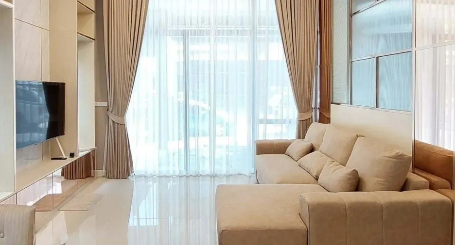 À louer 4 chambres maison à Don Mueang, Bangkok