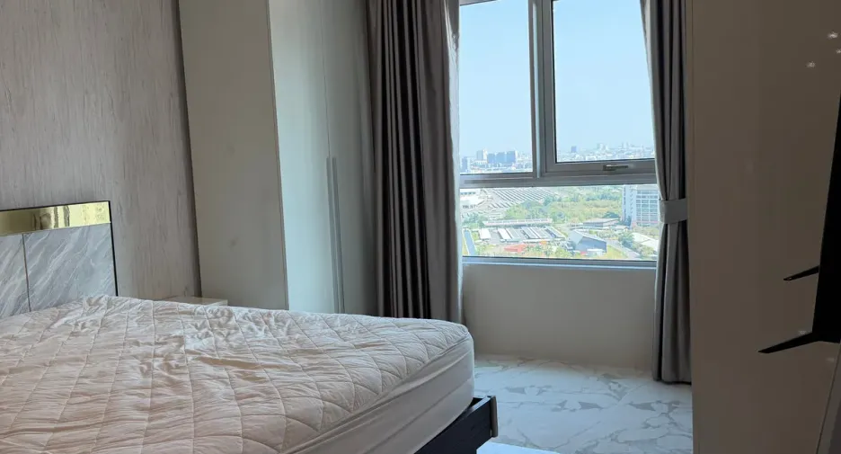 For sale and for rent 2 bedrooms condo in Huai Khwang, Bangkok