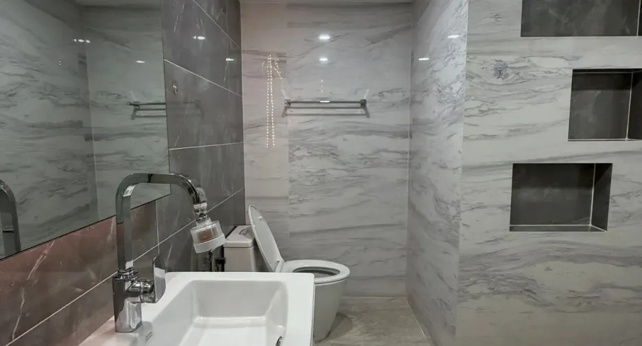 For sale and for rent 2 bedrooms condo in Huai Khwang, Bangkok