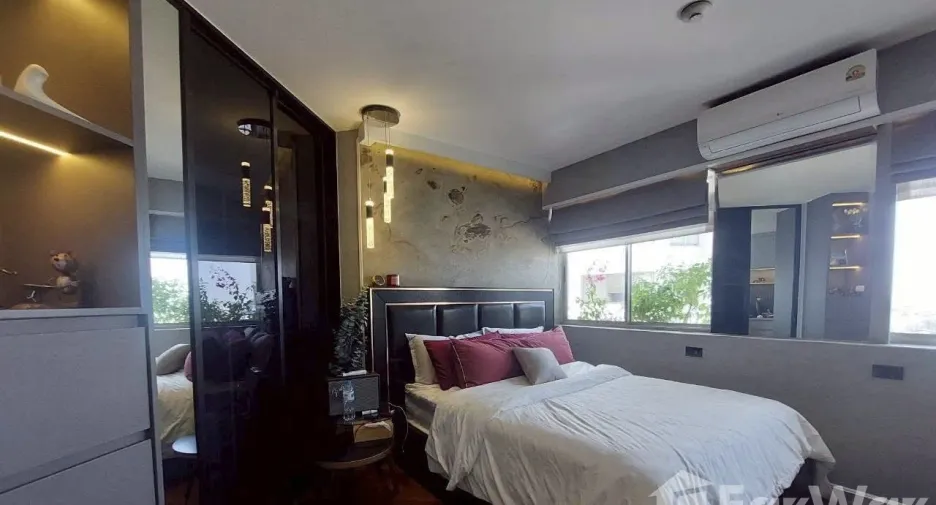 For rent 2 bedrooms condo in Chatuchak, Bangkok