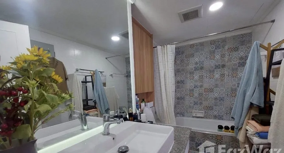 For rent 2 bedrooms condo in Chatuchak, Bangkok