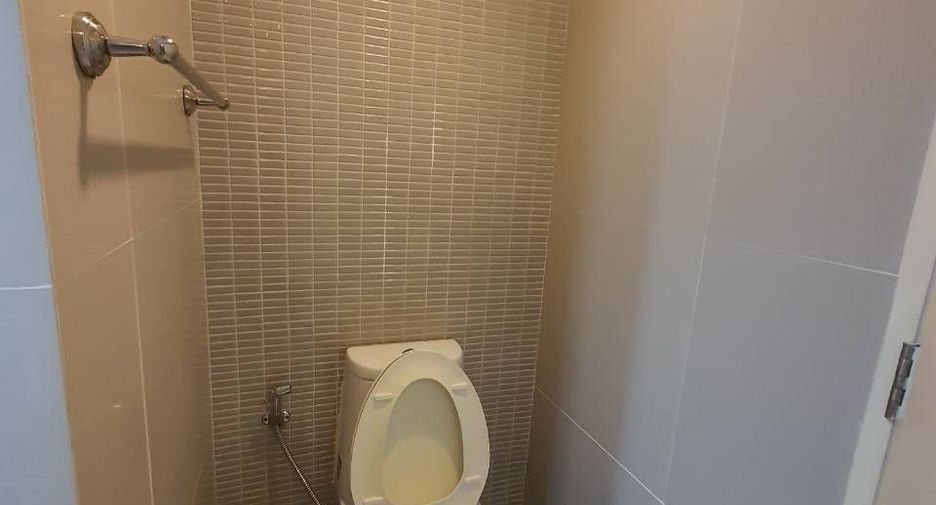 For rent studio condo in Khlong Toei, Bangkok