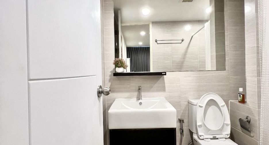 For rent 2 bedrooms condo in Bang Kapi, Bangkok
