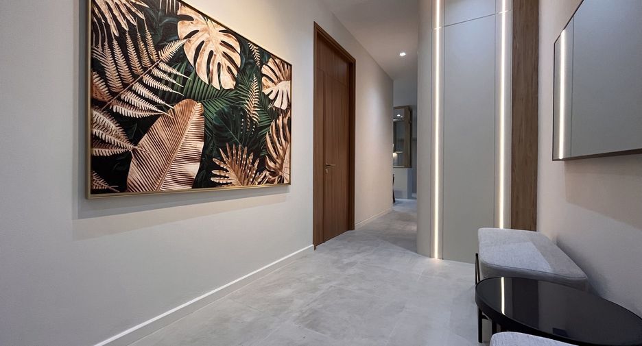 For rent 3 bedrooms townhouse in Huai Khwang, Bangkok