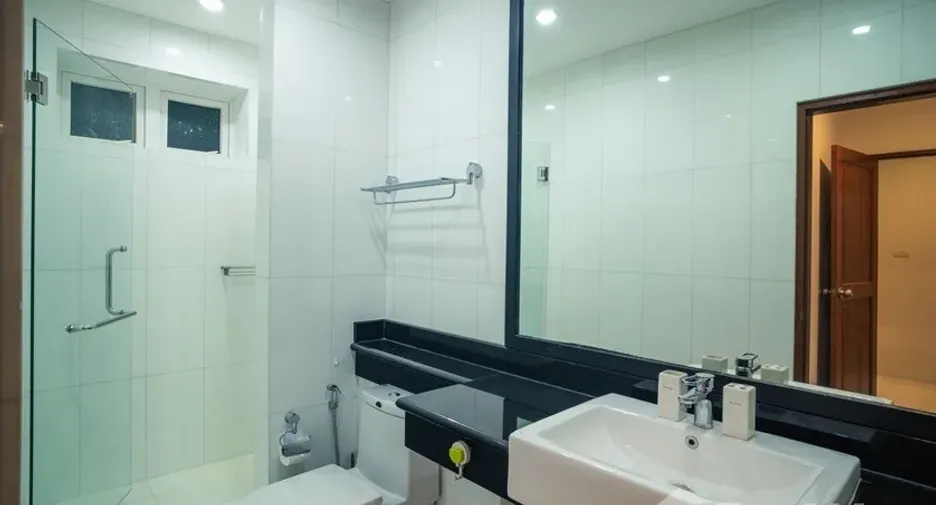 For sale and for rent 3 bedrooms condo 