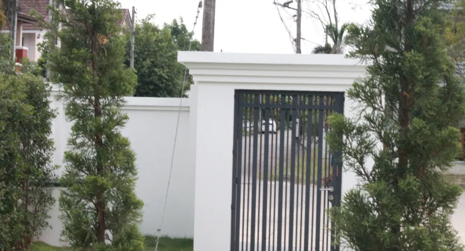 For sale 3 bedrooms house in Saraphi, Chiang Mai