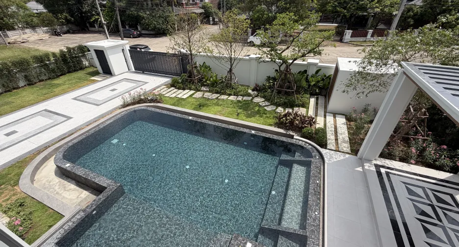 For sale 3 bedrooms house in Saraphi, Chiang Mai