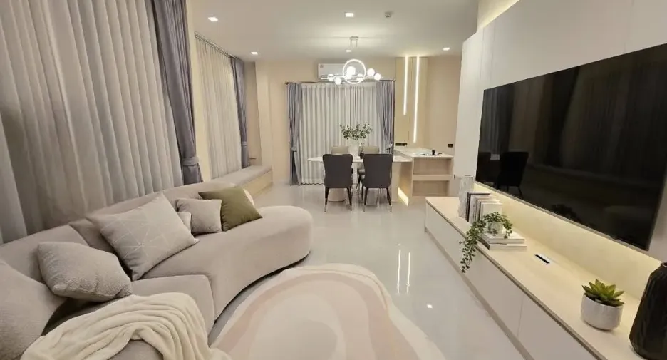 For rent and for sale 4 bedrooms house in Bang Phli, Samut Prakan