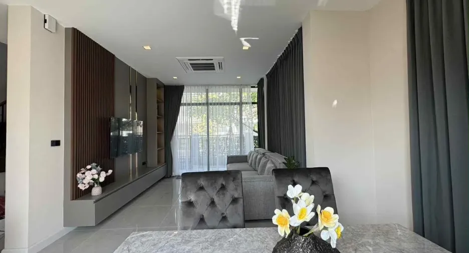 For rent 4 bedrooms house in Bang Phli, Samut Prakan