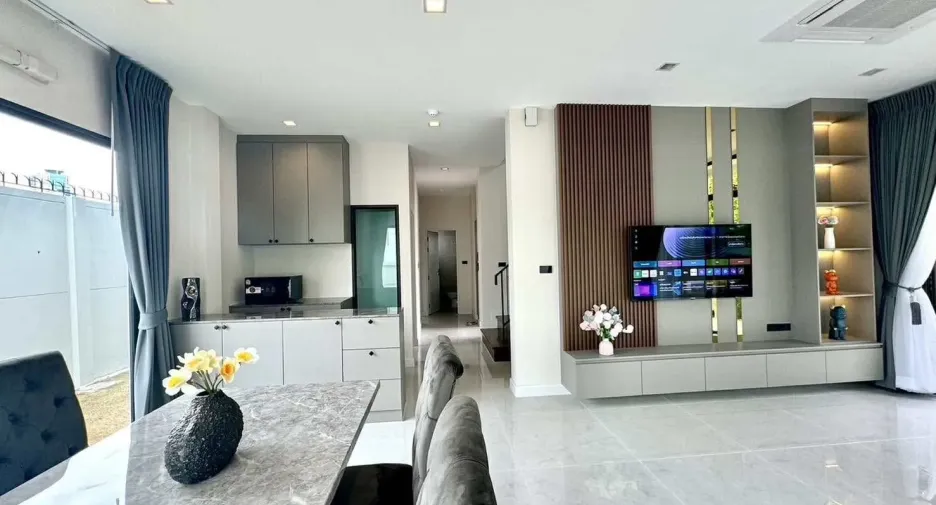 For rent 4 bedrooms house in Bang Phli, Samut Prakan