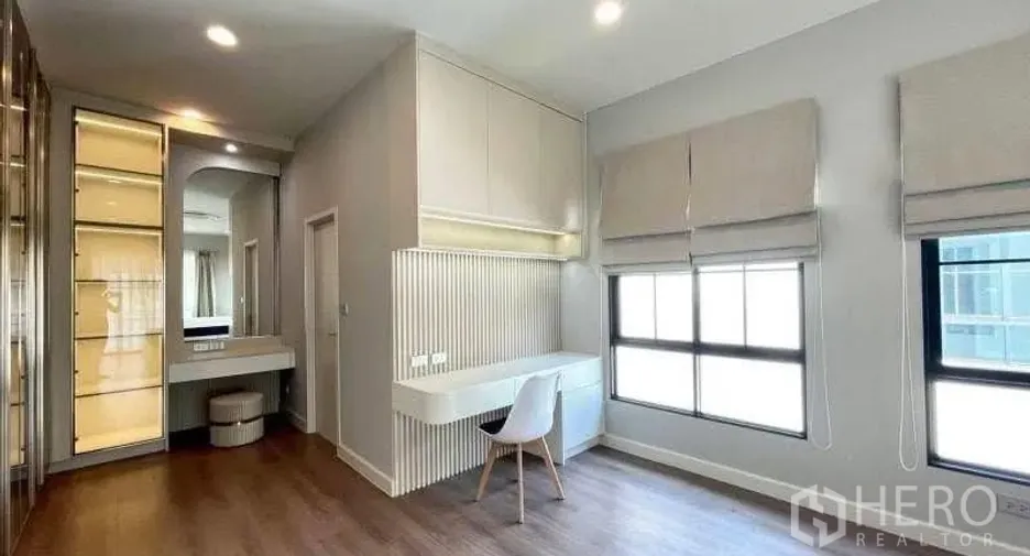 For rent and for sale 4 bedrooms house in Bang Phli, Samut Prakan
