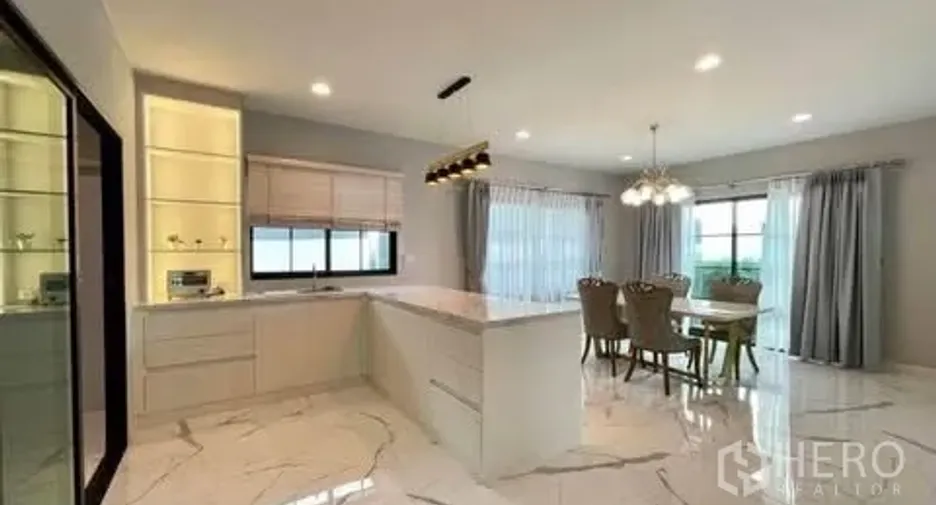 For rent and for sale 4 bedrooms house in Bang Phli, Samut Prakan