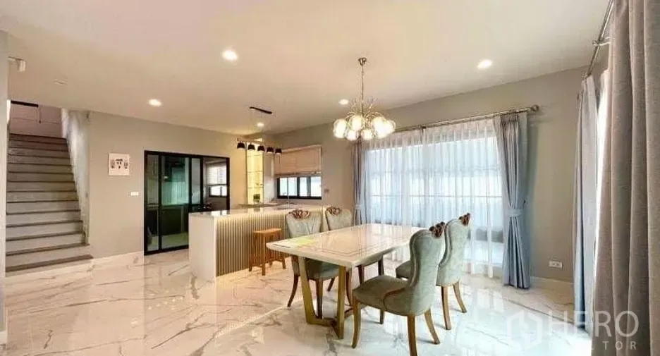 For rent and for sale 4 bedrooms house in Bang Phli, Samut Prakan