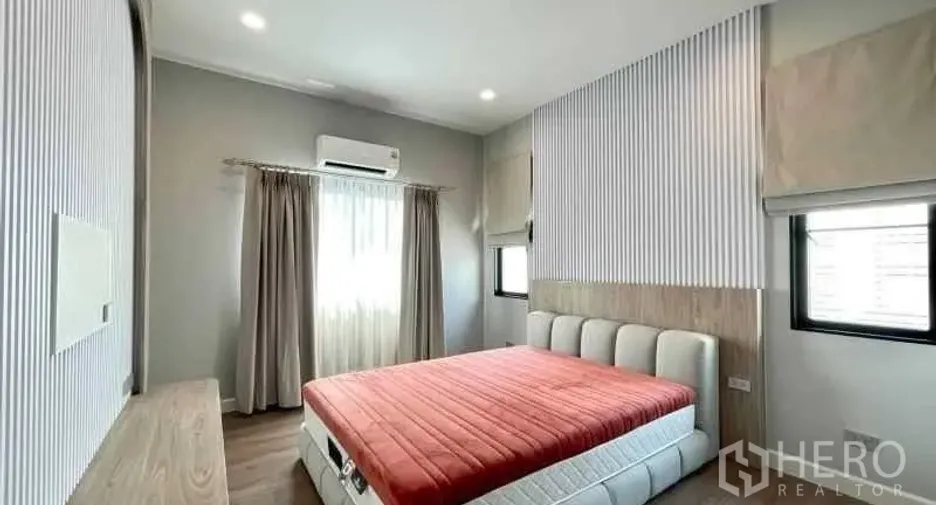 For rent and for sale 4 bedrooms house in Bang Phli, Samut Prakan