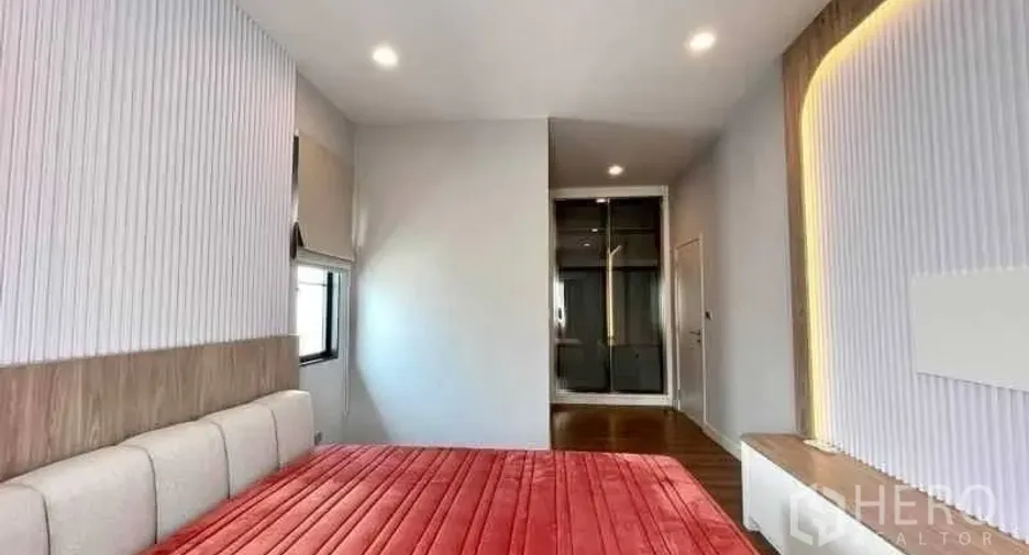 For rent and for sale 4 bedrooms house in Bang Phli, Samut Prakan