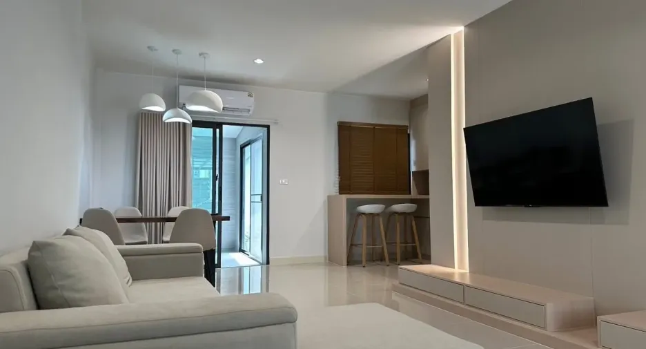For rent 3 bedrooms townhouse in Bang Phli, Samut Prakan