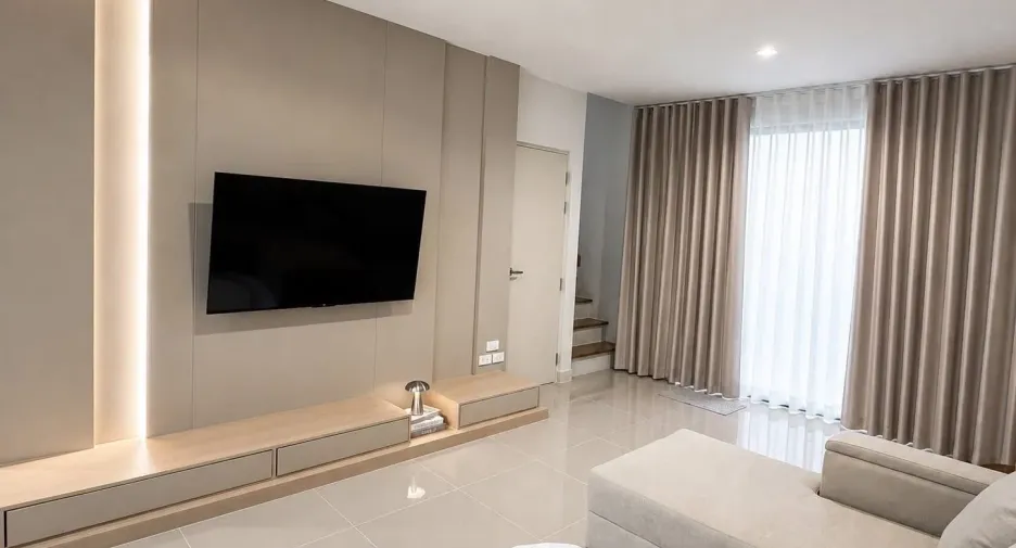 For rent 3 bedrooms townhouse in Bang Phli, Samut Prakan
