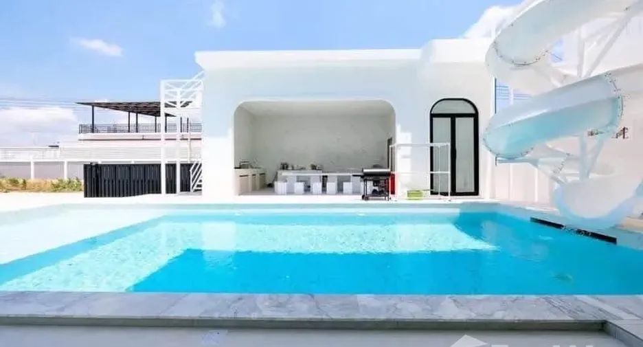 For sale 5 bedrooms villa in Sattahip, Chonburi