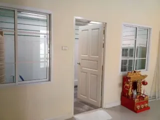 Casa adosada en venta y en alquiler de 3 habitaciones en Sai Mai, Bangkok