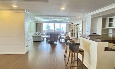 For rent 4 bedrooms condo in Watthana, Bangkok