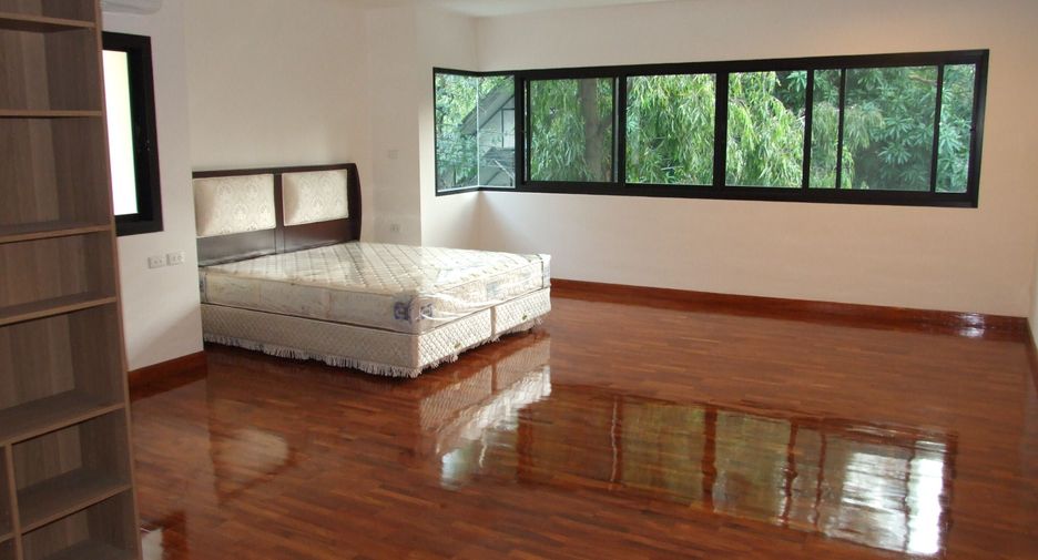 Casa en alquiler de 4 habitaciones en Watthana, Bangkok