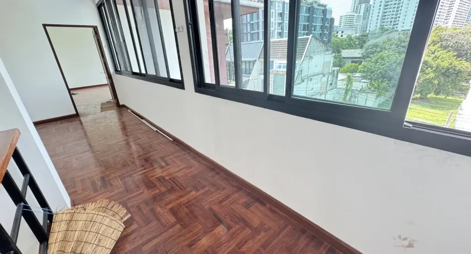 Casa en alquiler de 4 habitaciones en Watthana, Bangkok