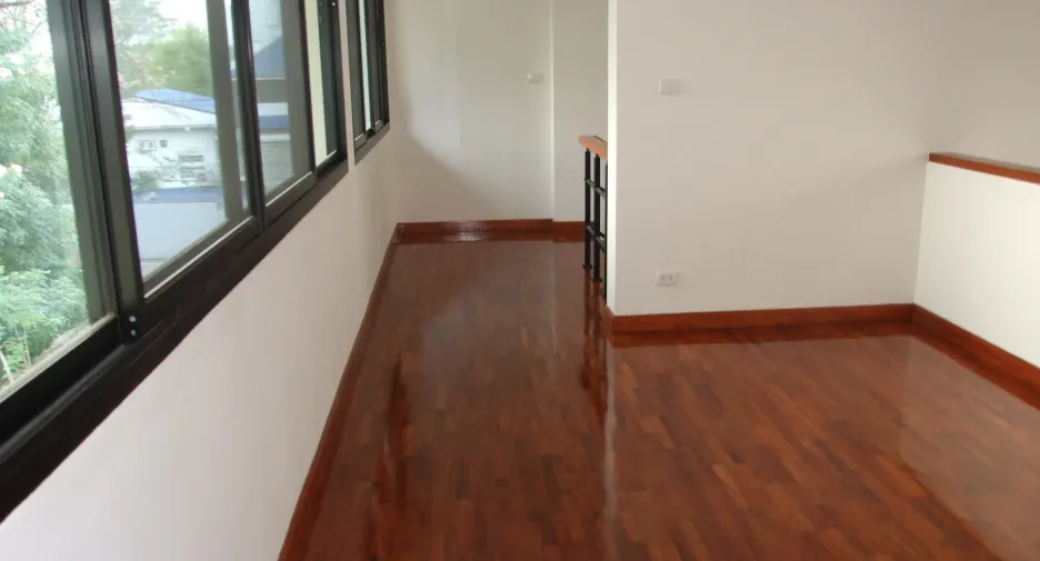 Casa en alquiler de 4 habitaciones en Watthana, Bangkok