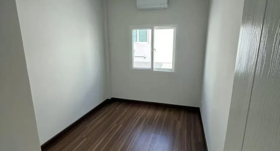 For rent 3 bedrooms townhouse in Mueang Phuket, Phuket